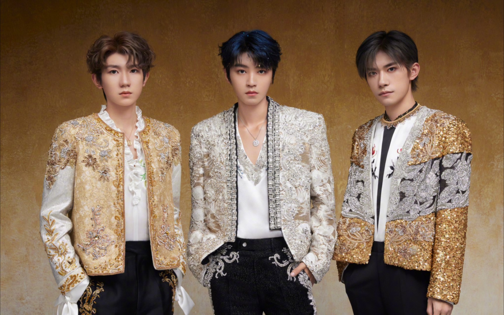 "tfboys?不就是那个掏粪男孩?""到底是谁喜欢他们啊"【黑粉误入】