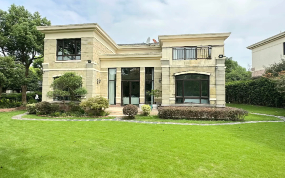 长堤花园别墅,占地面积730平,地上面积383平,售价3950万