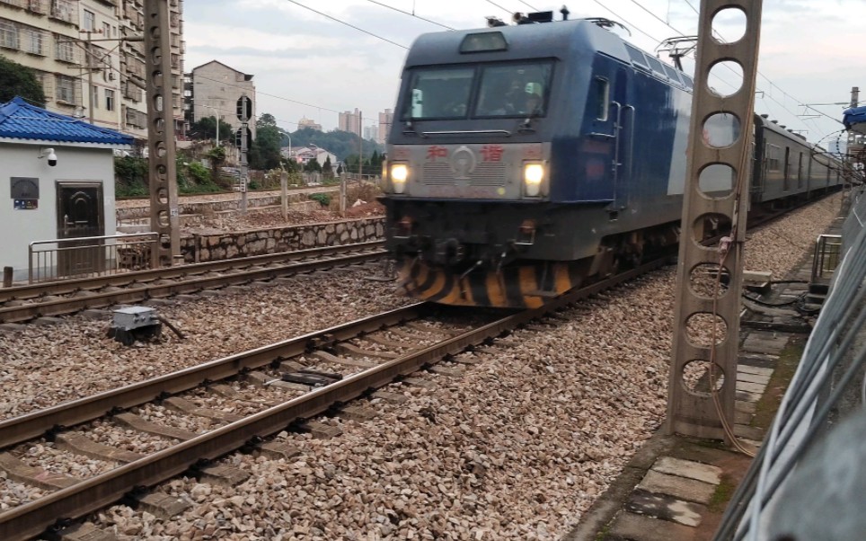 【实拍】k137次减速通过怀化站东头,美妙的走行声