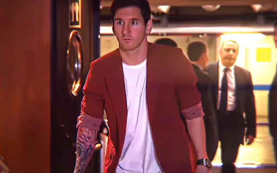 穿酒红色西服的梅西,美好一天从这个视频开始吧