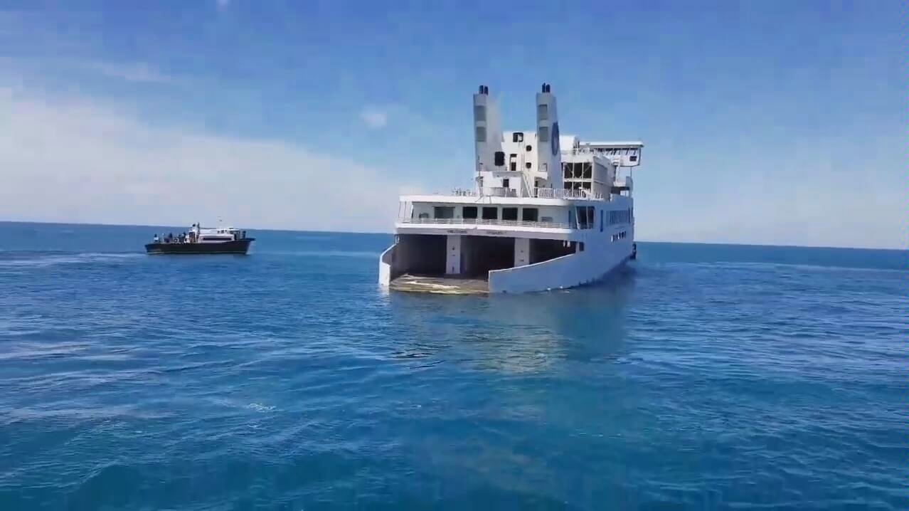 [图]Sinking MV Twin Capes - Cape May Ferry