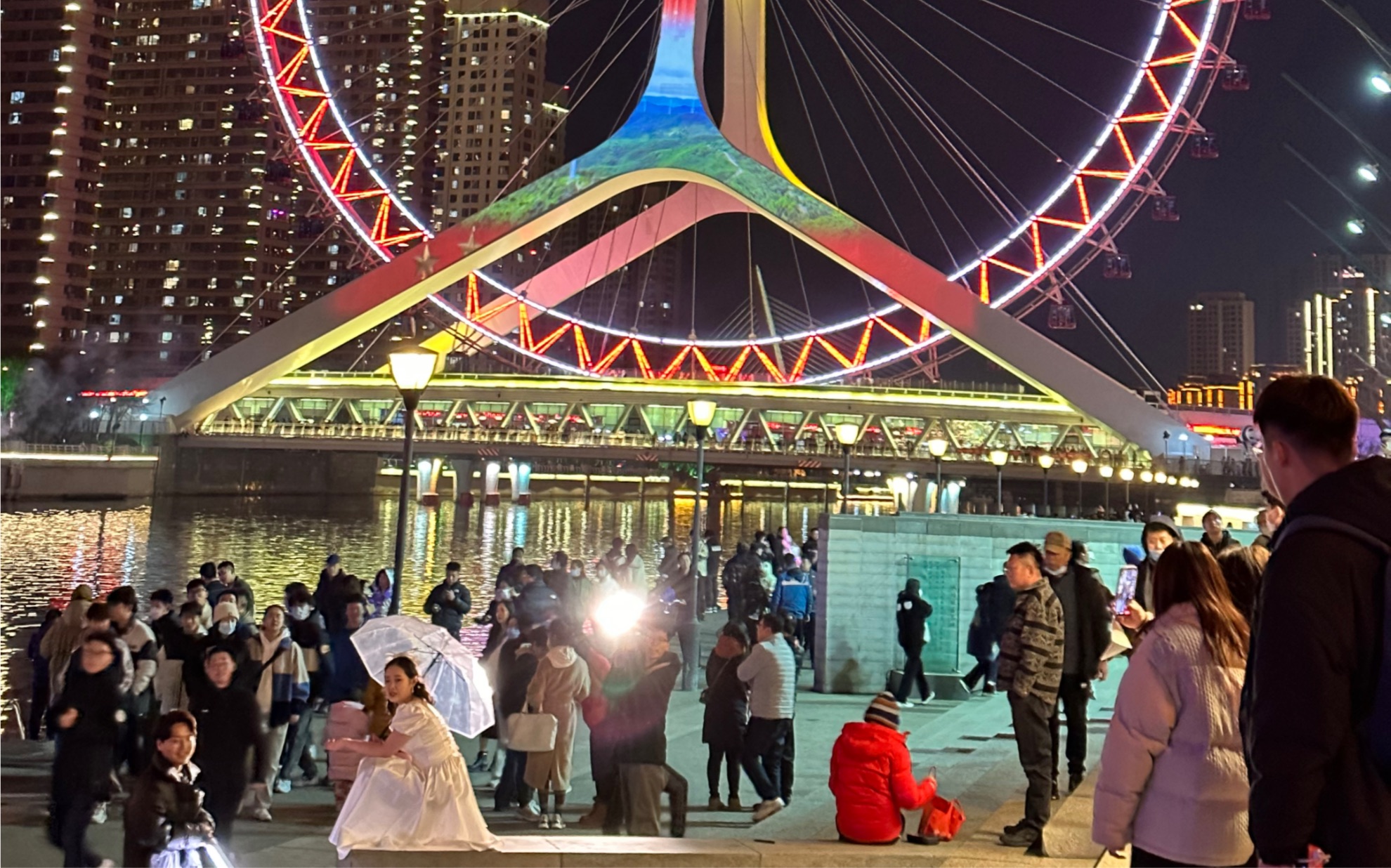 [图]天津海河夜景，总要来一次天津吧～