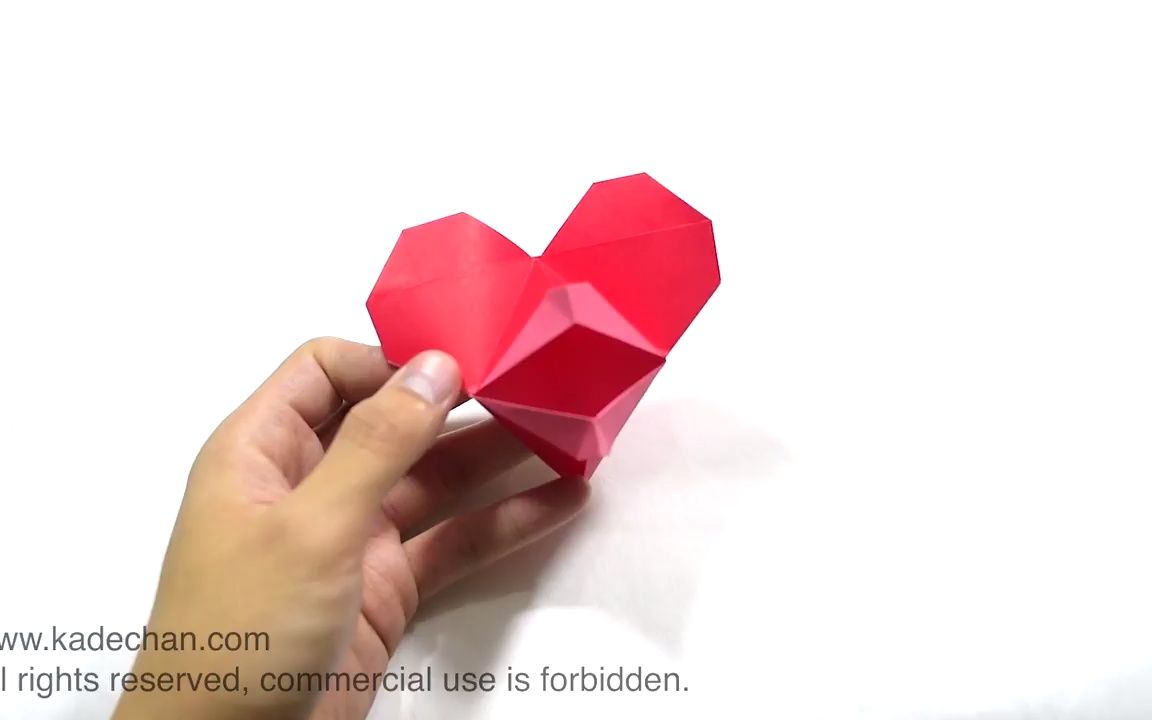 [图]How To Fold Kissing Heart Origami (Instruction) 情「心」一吻 摺紙教學 (Kade Chan)