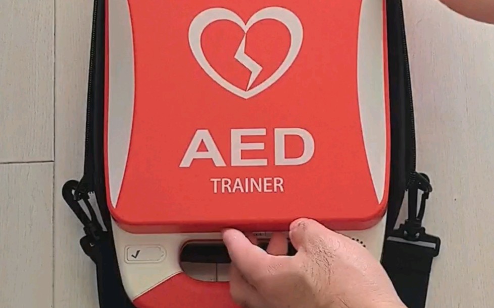 大白叔示范:"救命电器"aed操作流程【九】#除颤 #aed #急救 #科普