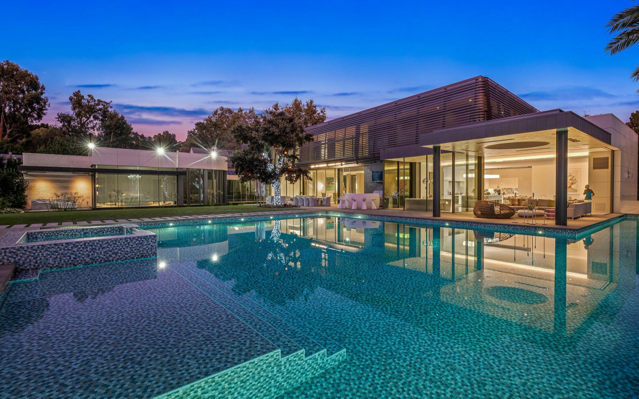 比弗利山庄豪宅525亿元的现代时尚新居1021nbeverlydr