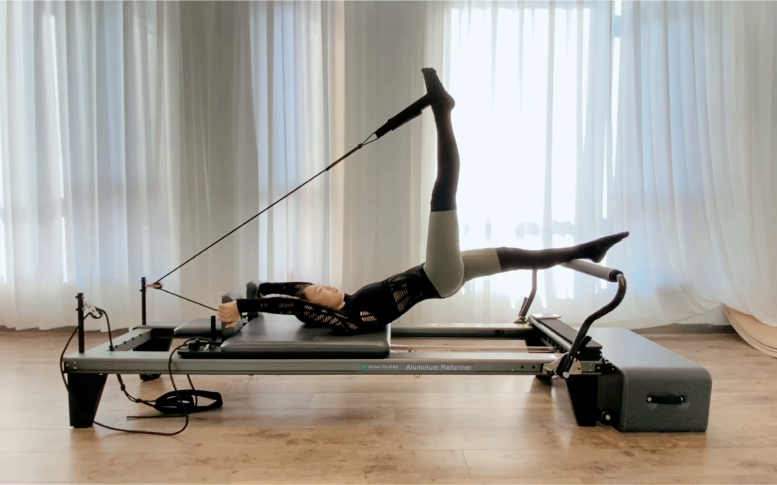 普拉提有张厉害的床叫reformer