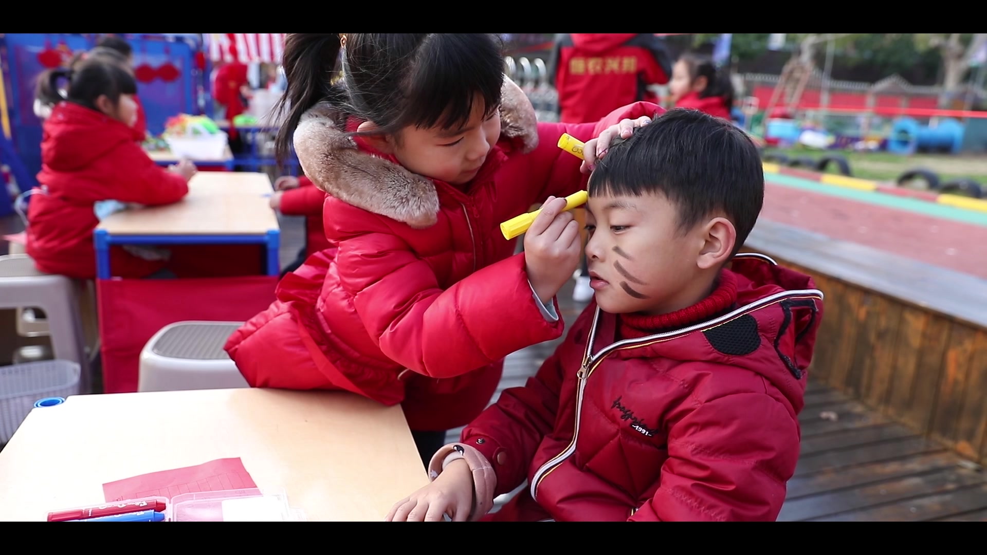 [图]“球娃闹新年,快乐享童年”幼儿园迎新活动