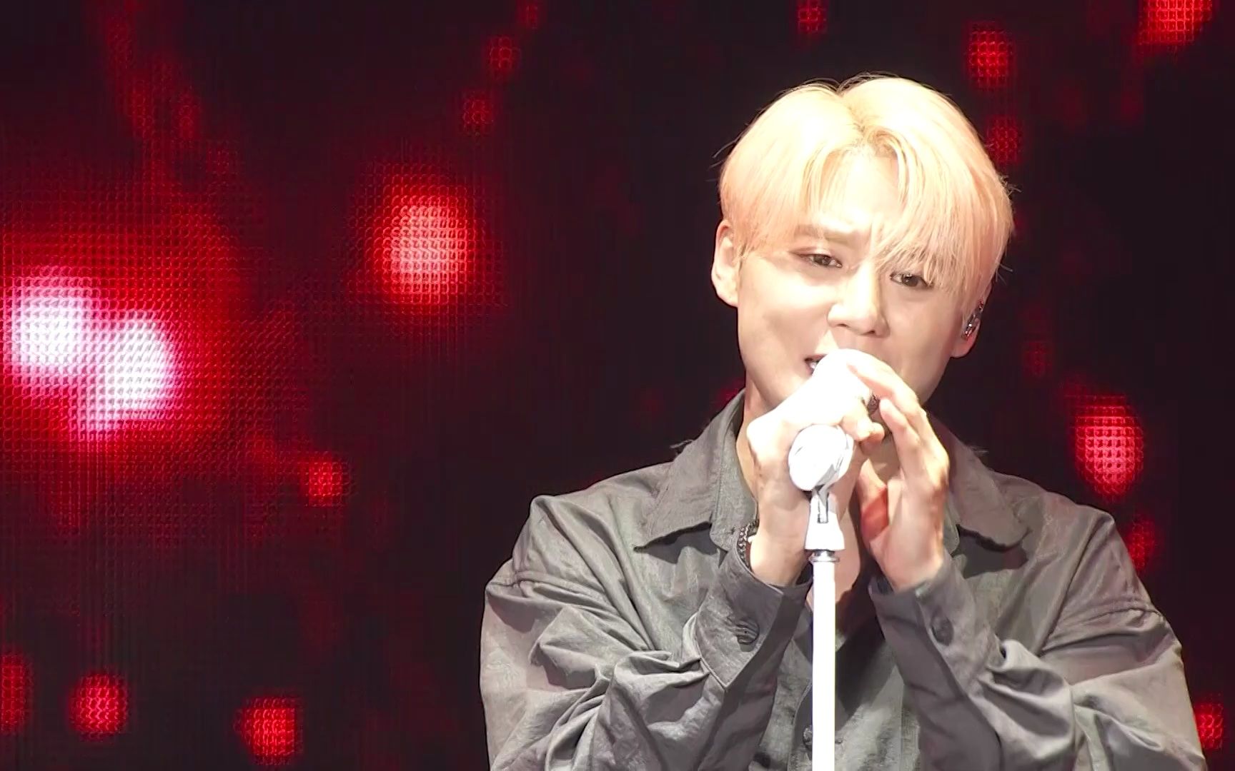 [图]【金俊秀】XIA "RED DIAMOND" Live Clip ＜COCOTIME＞in SEOUL