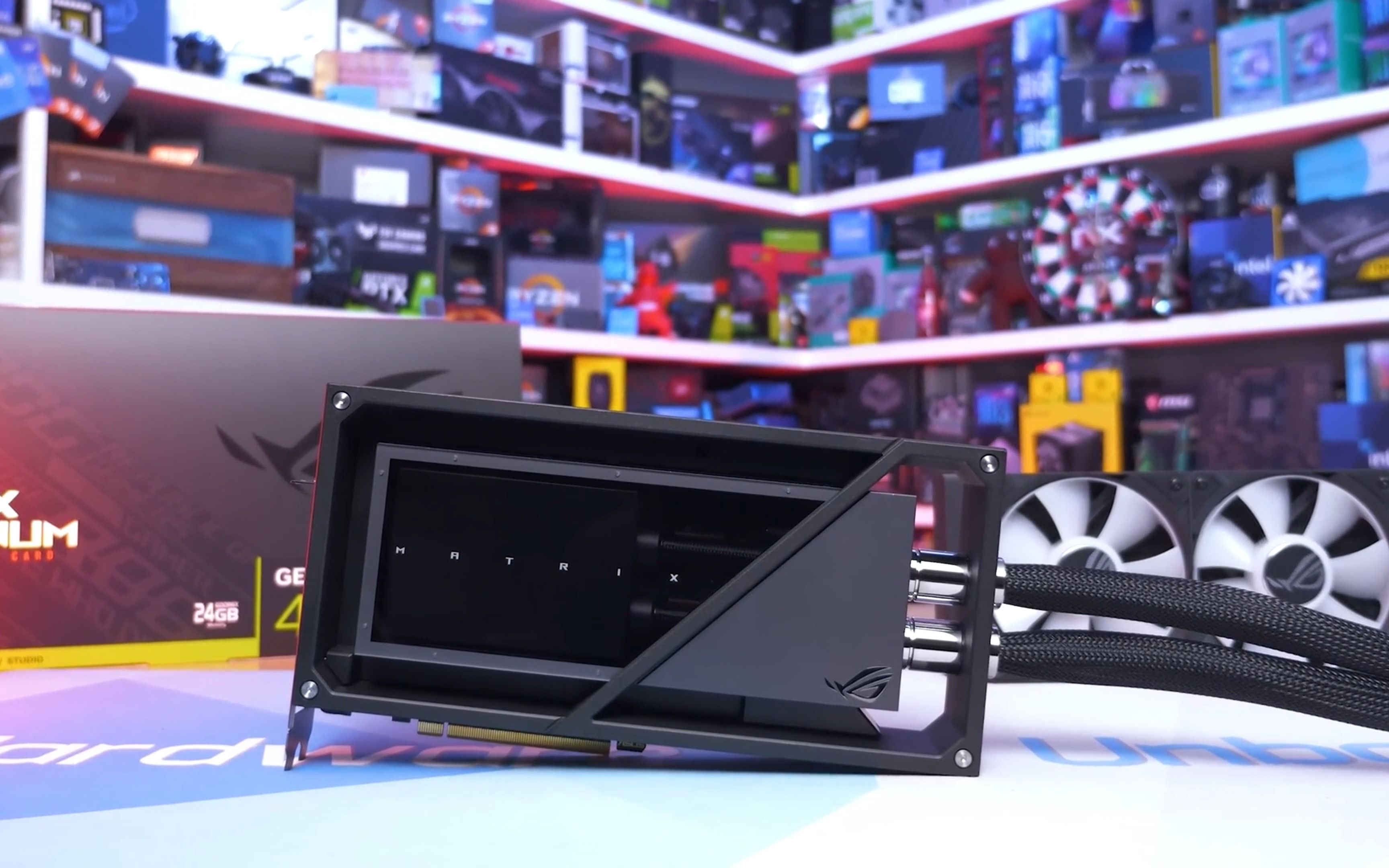 华硕骇客rtx4090与普通版4090有什么区别?