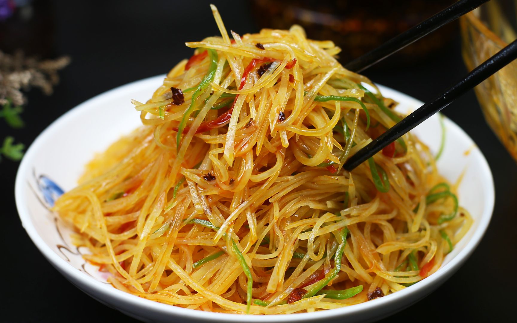 饭店的凉拌土豆丝为啥那么好吃?技巧全在这,爽口入味,一学就会