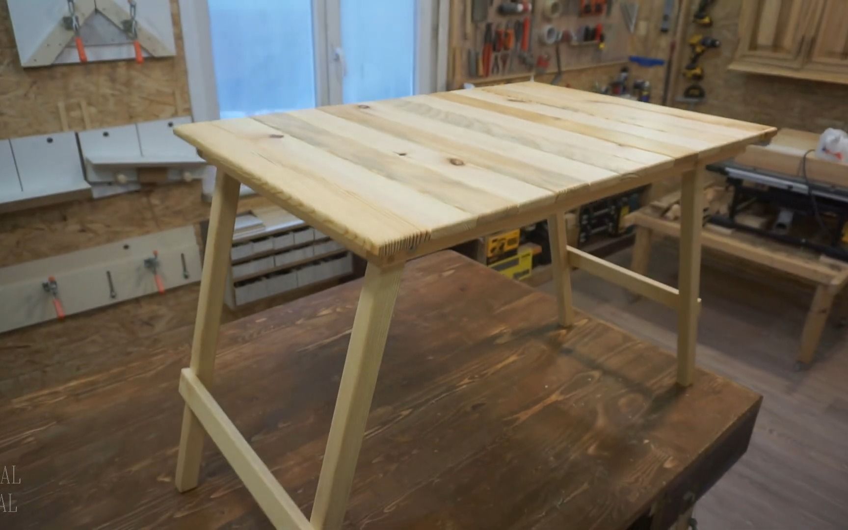 木工—制作非常简单漂亮的折叠野餐桌