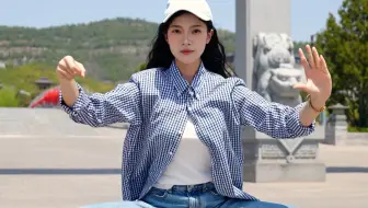 其根在脚，发于腿，主宰于腰，形于指。