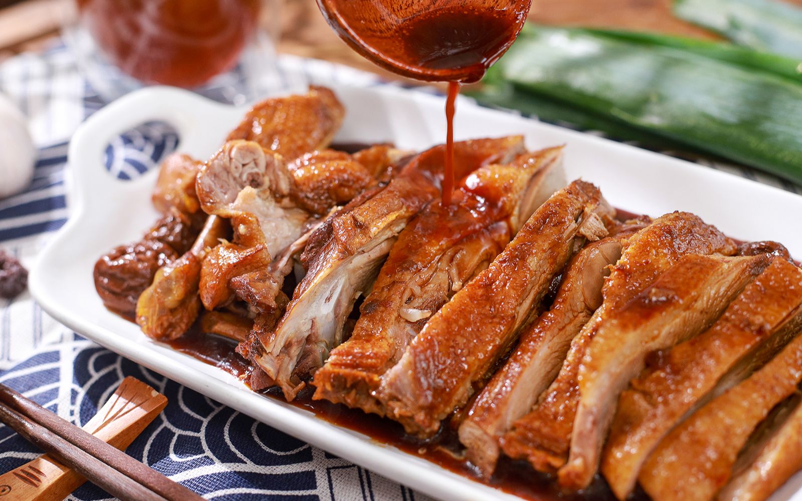 【酸梅鸭】馋到流口水!做鸭有新招,一锅米饭都秒光~_哔哩哔哩_bilibil