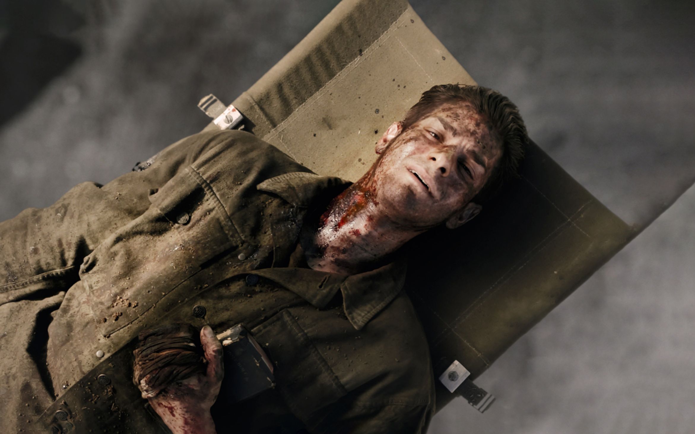 信徒参军拒不碰枪,徒手上战场,结果却救75人成传奇