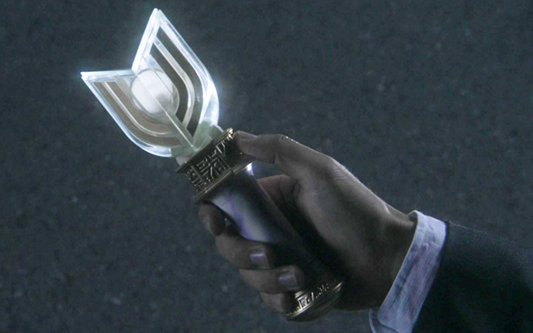 咳,不装了,摊牌了,我就是迪迦,先拿出的我神光棒(还是先3dmax做吧)