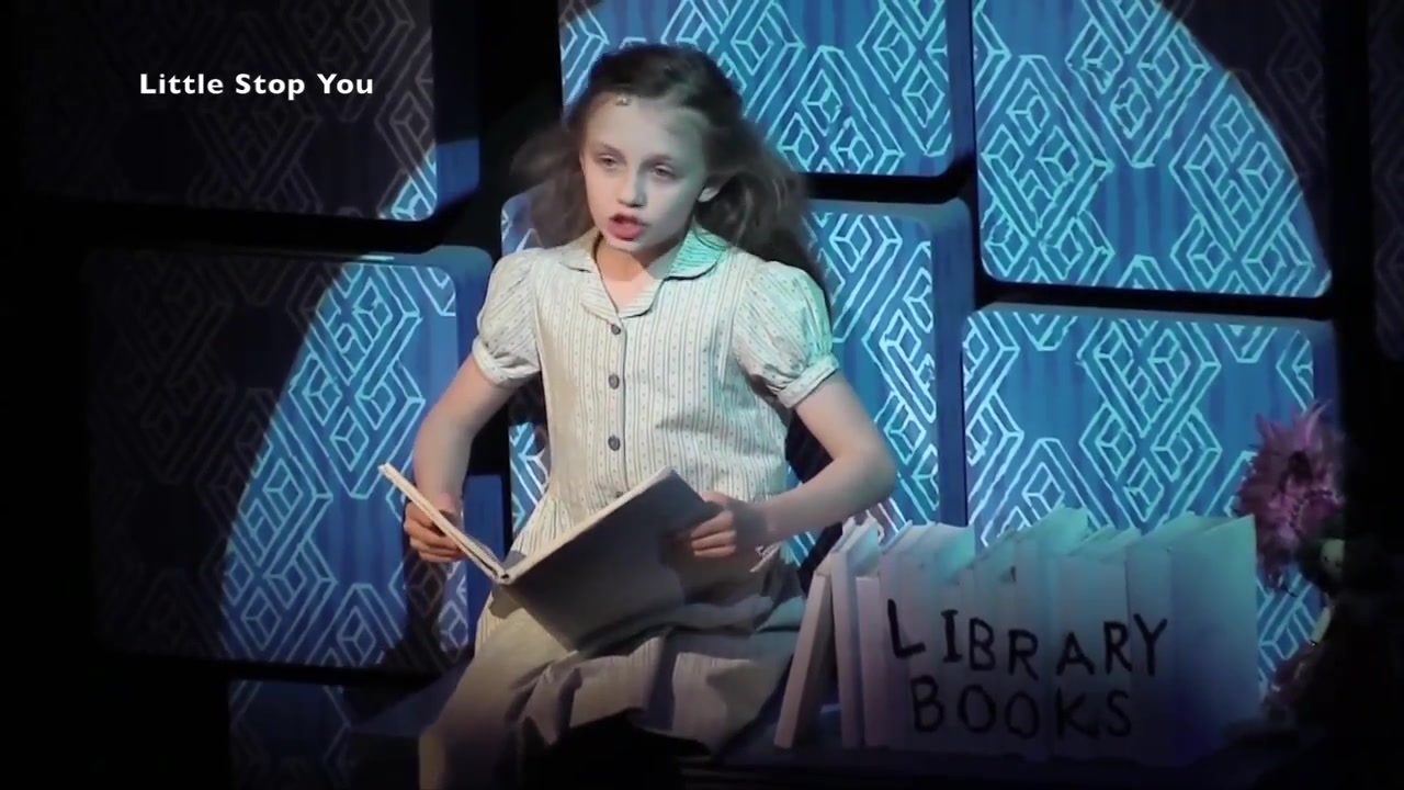 [图]音乐剧《玛蒂尔达》宽街最后一场演出（highlights） - Willow McCarthy - Matilda the Musical