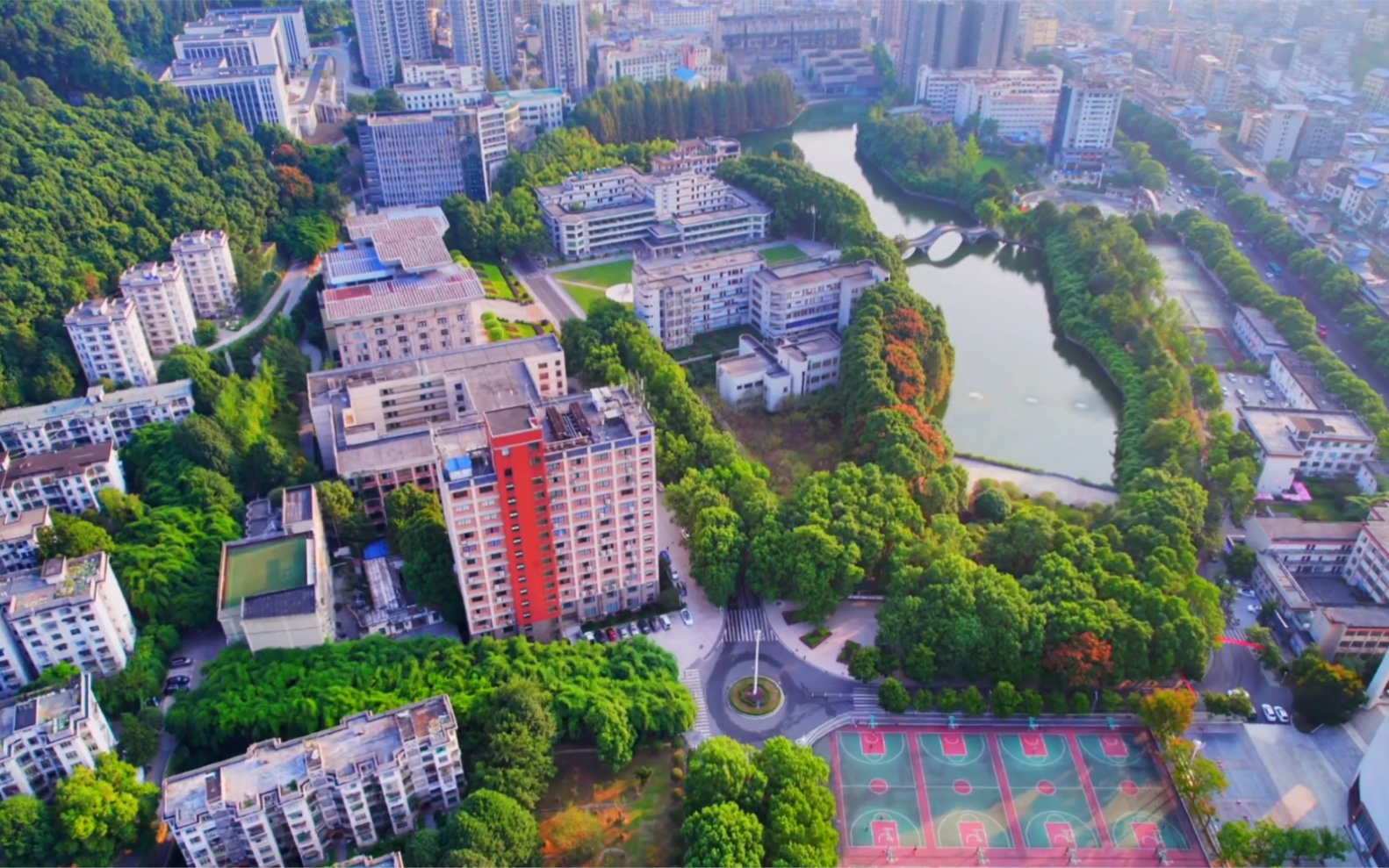 吉首大学吉首校区图片