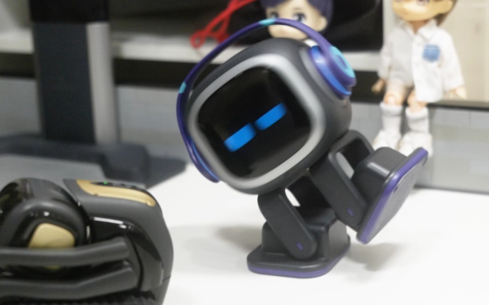 【emo机器人】看emo摇来摇去