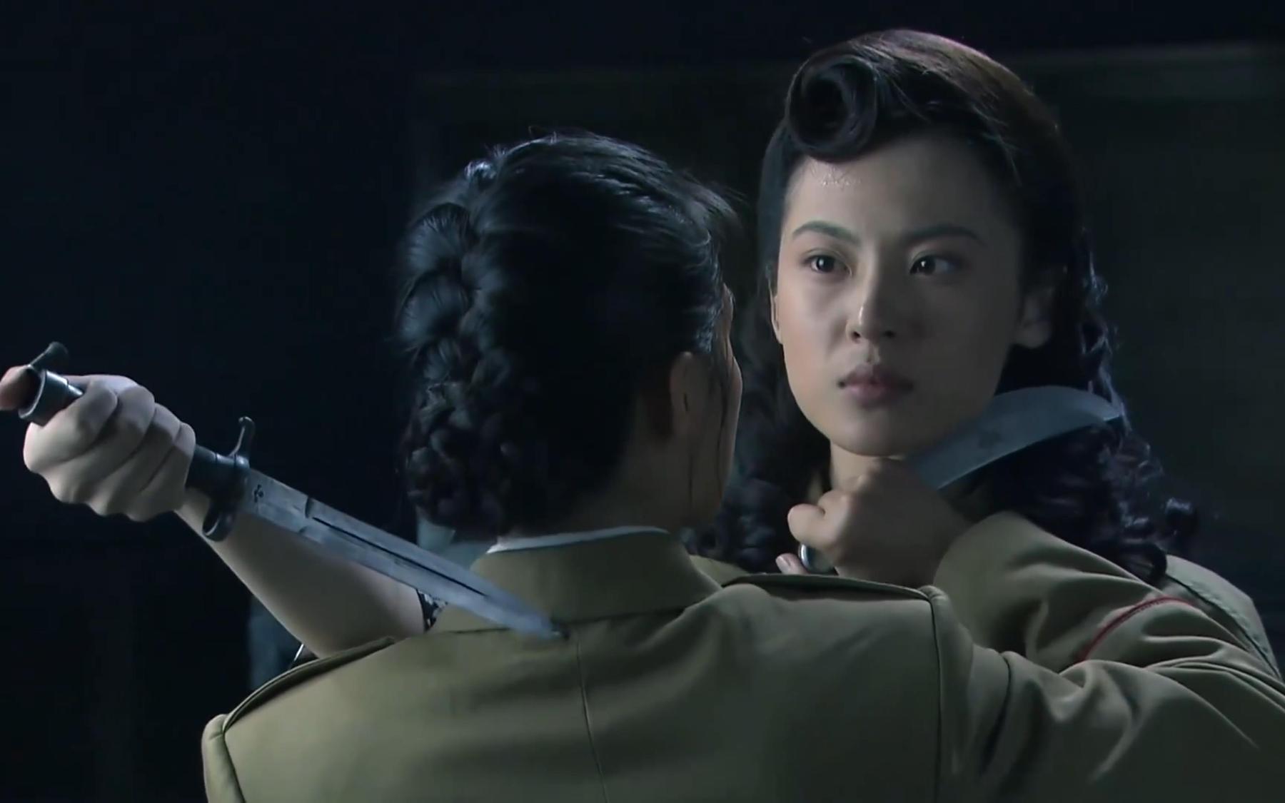 异镇司令想霸占老婆不料半路杀出个女杀手一刀捅死司令夫人