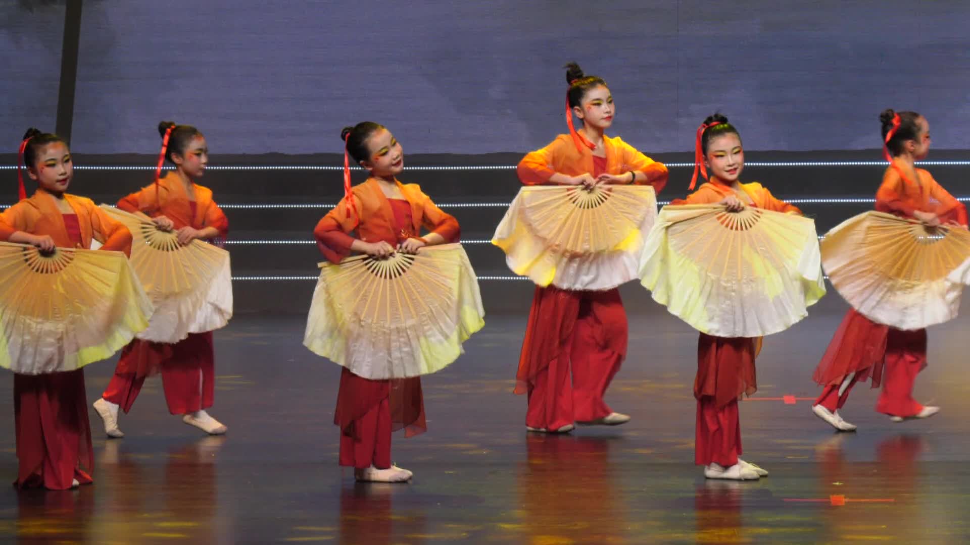 "星光灿烂"青少儿舞蹈展演《万疆》