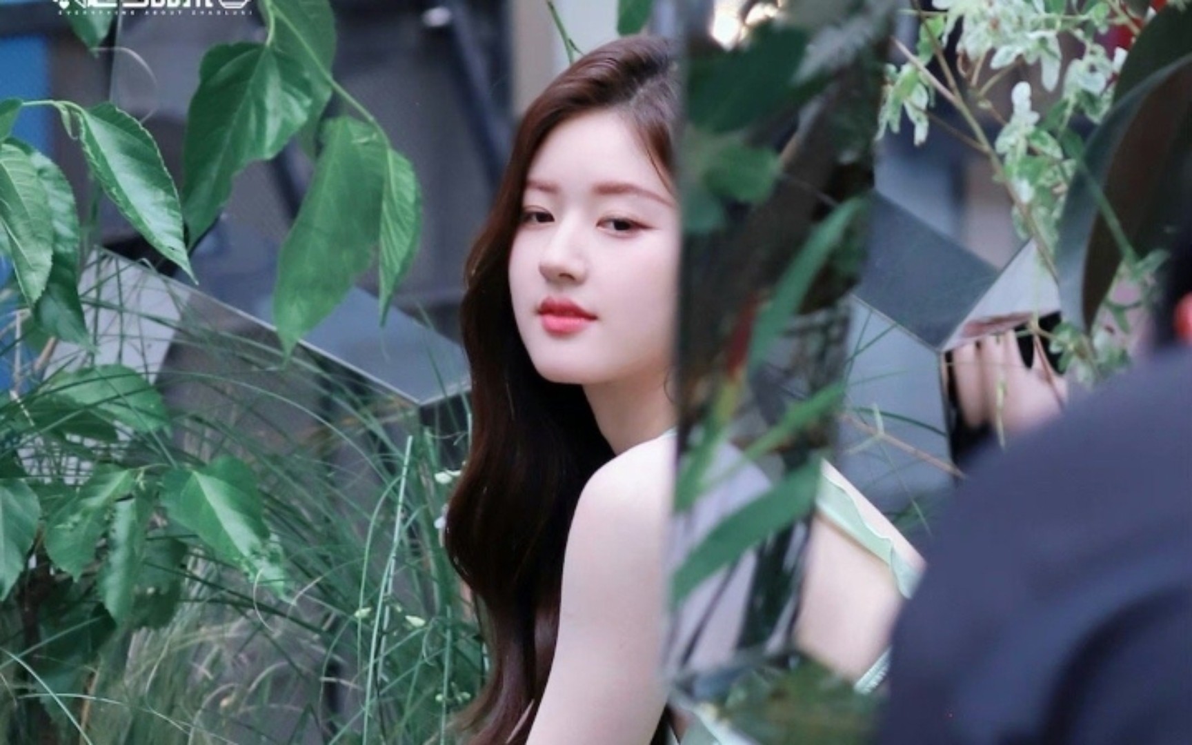 这次的活动露思真的好美,她真的好适合穿这种小裙子啊,美女就应该多穿