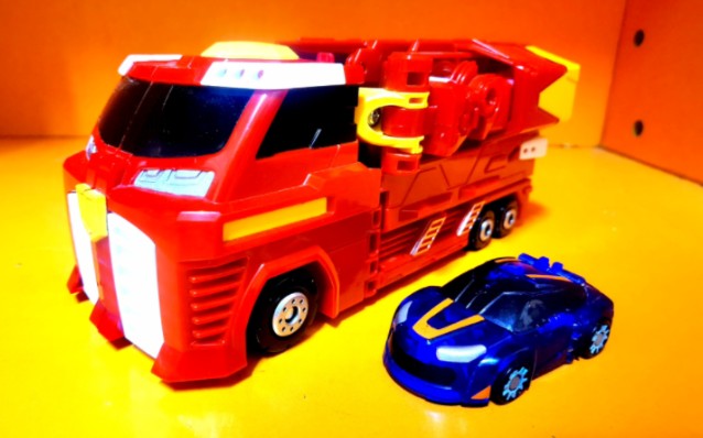 魔幻车神 威甲要塞 mk