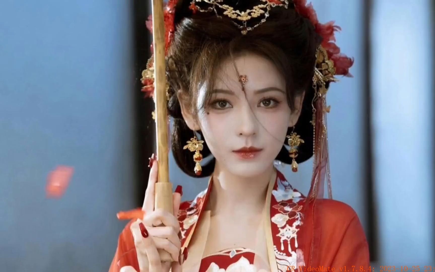 张予曦高挑发髻 淡雅妆容 国风张予曦国风大典妆造大典美不胜收