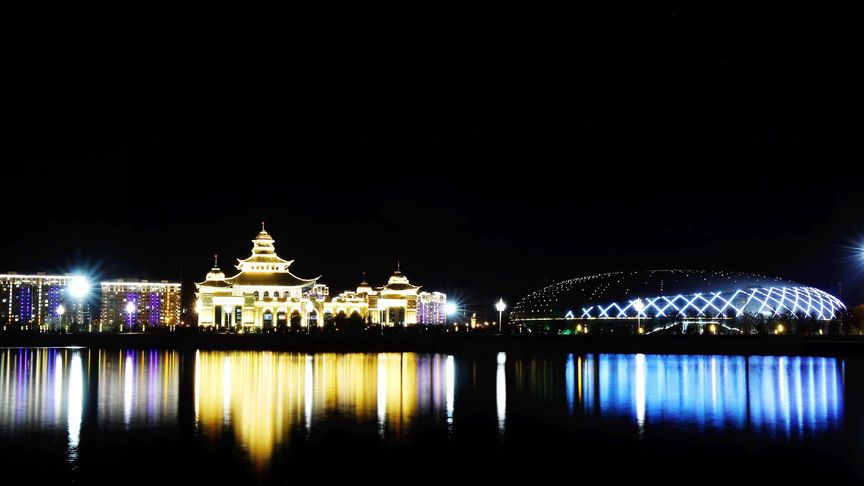 乌兰牧骑宫夜景图片