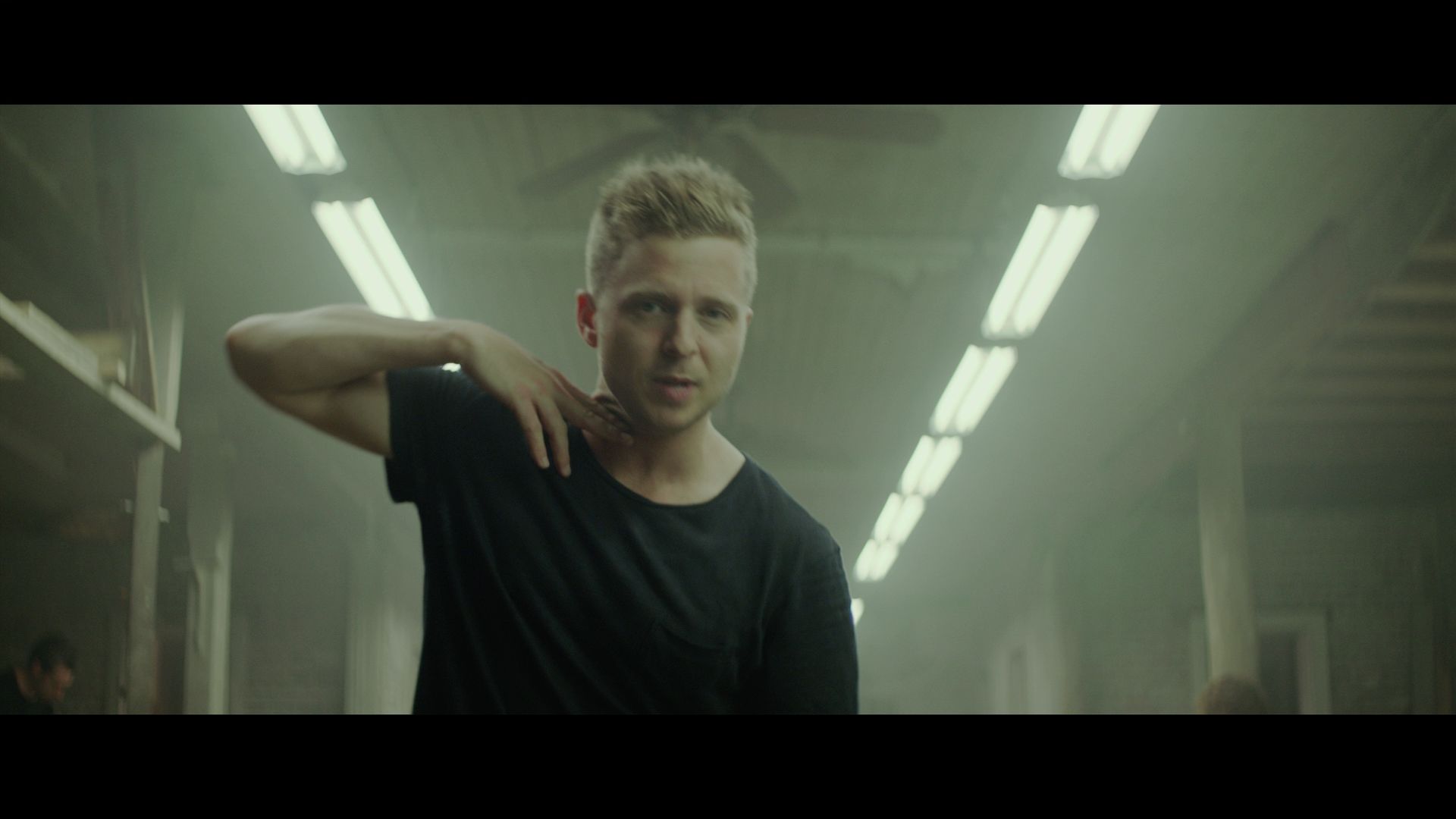 [图]【官方MV】OneRepublic - Counting Stars