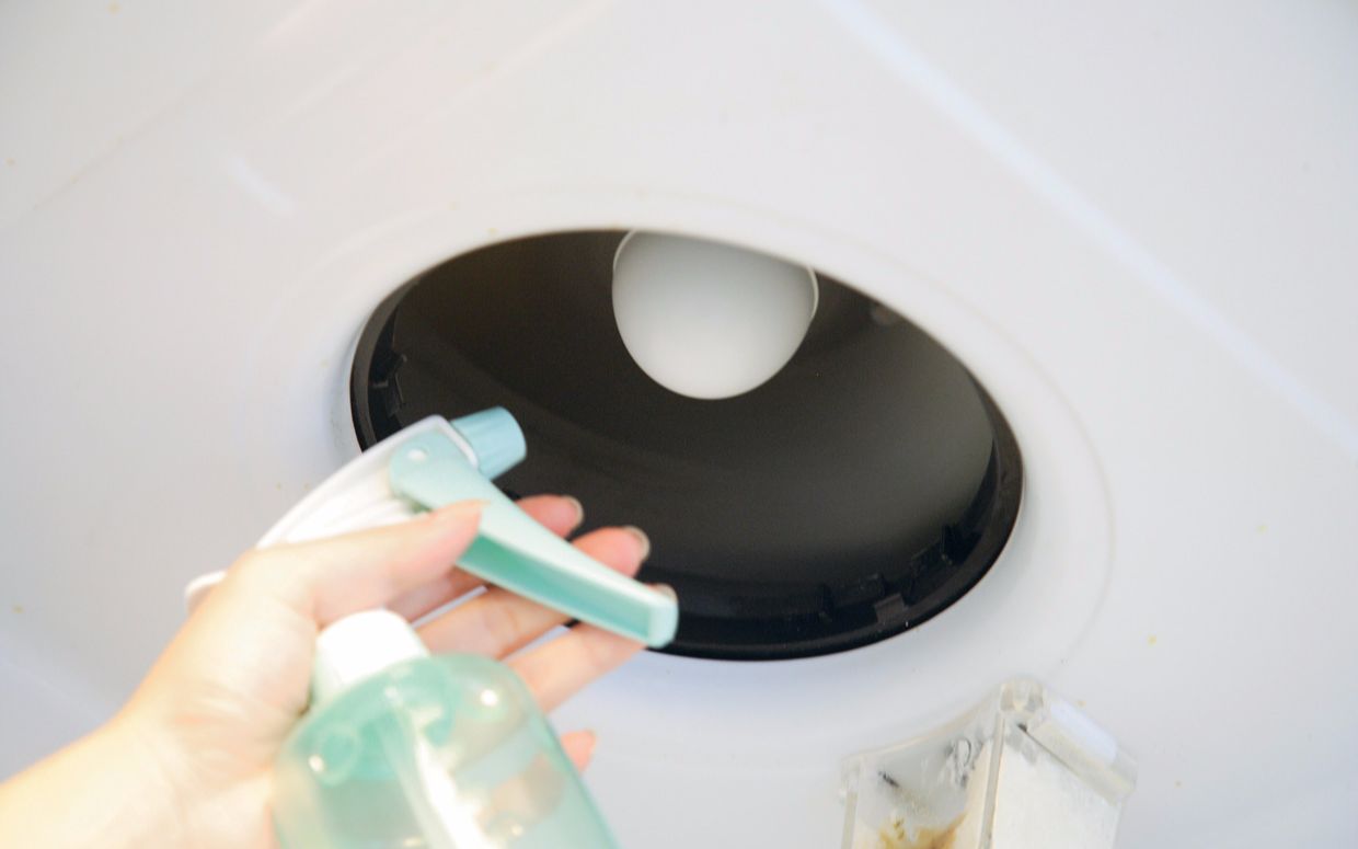 油烟机油渍凝固难清洁掌握了这个小窍门轻松一擦油烟机就干净