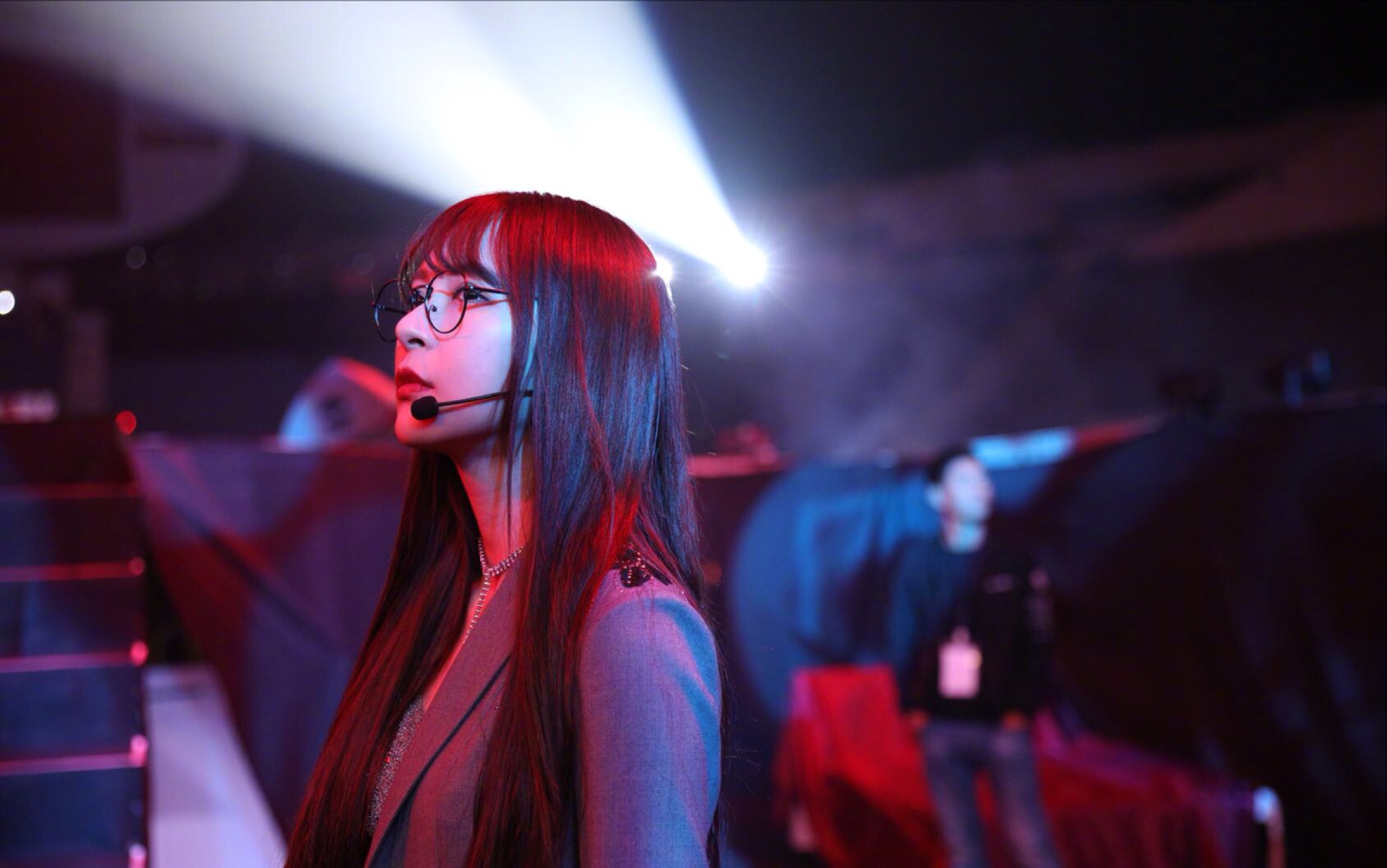 b格大法好张语格孔肖吟只要和你在一起天地袭来携手抵抗撑过过云雨天