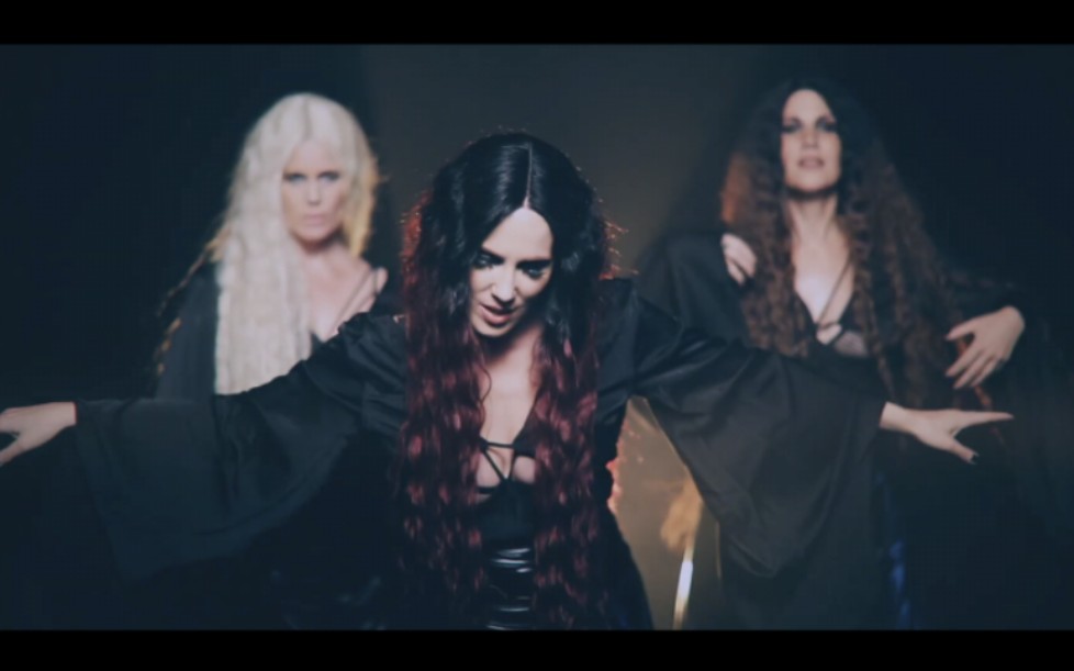 [图]EPICA - Sirens - Of Blood And Water- feat. Charlotte Wessels & Myrkur