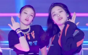 Télécharger la video: 【ITZY】官方超清！千呼万唤始出来！新曲Voltage首舞台！好拽！