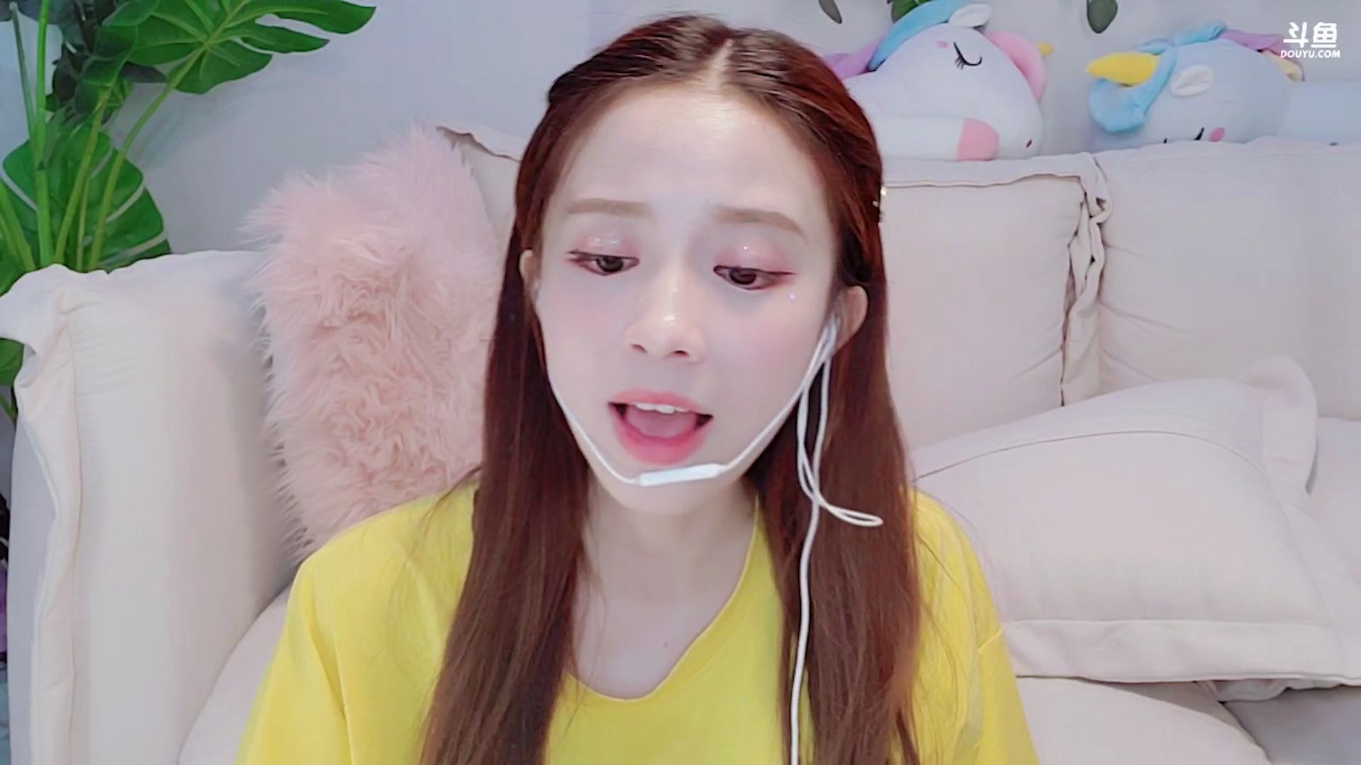 斗鱼主播 菲比-手机直播-唱-月光