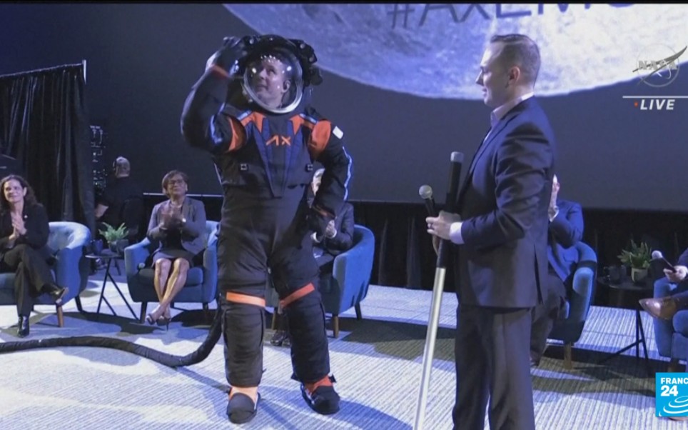 nasa正式公布新一代登月宇航服