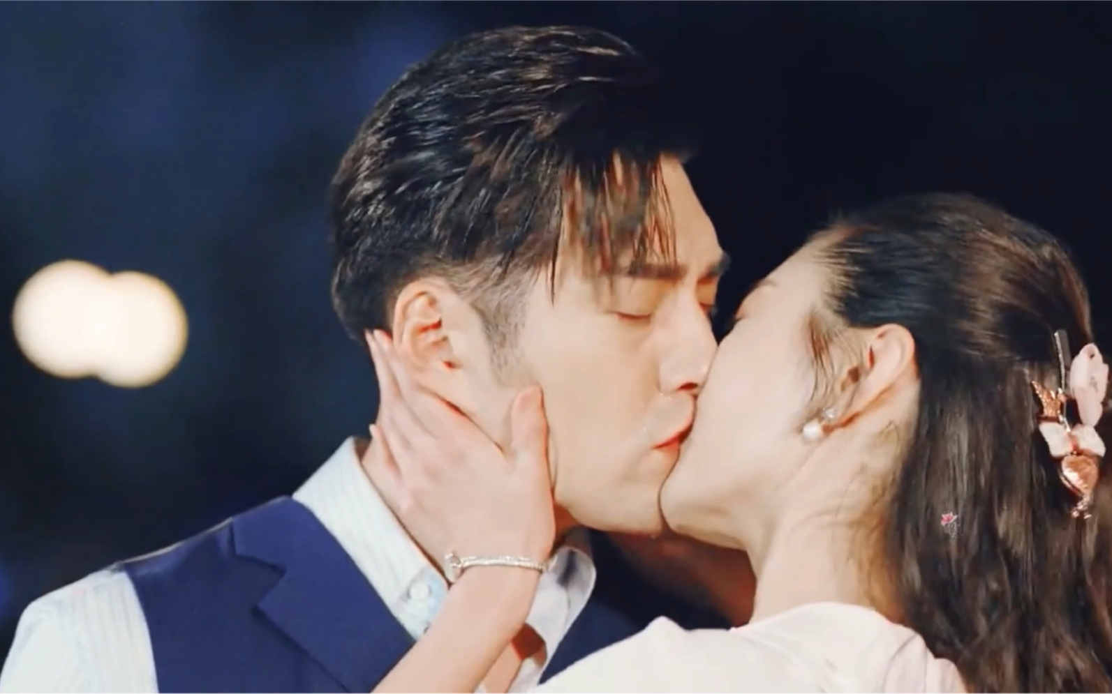 大叔爱上美女吻的真上头