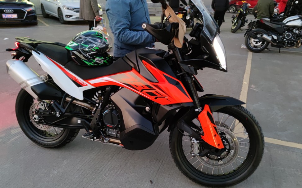 白嫖天下第一ktm790adv爽歪歪