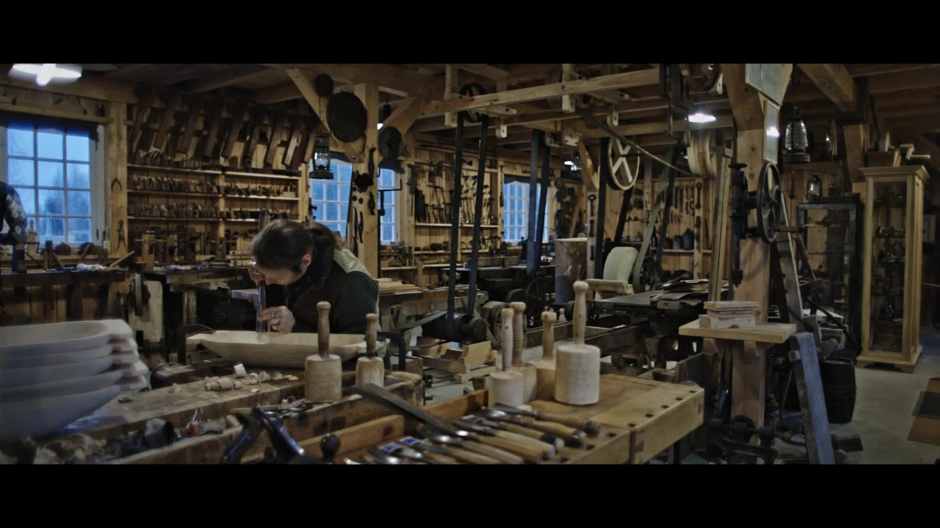 [图]【尼曼视频搬运】Morning woodworking in the shop