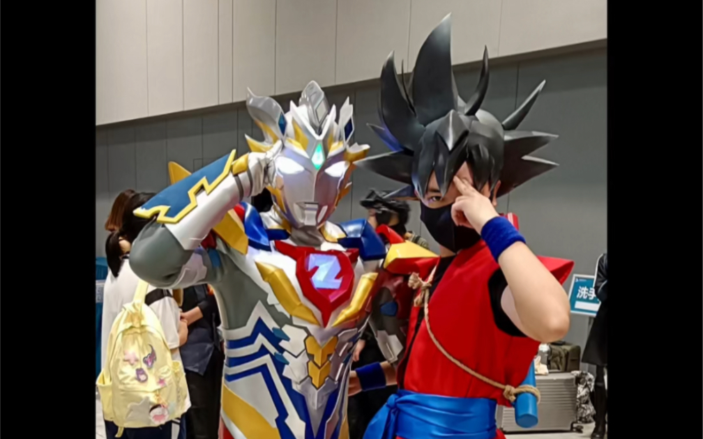 佛山·11.11松果动漫展返图泽塔-德塔天爪#奥特曼现身 #漫展现场