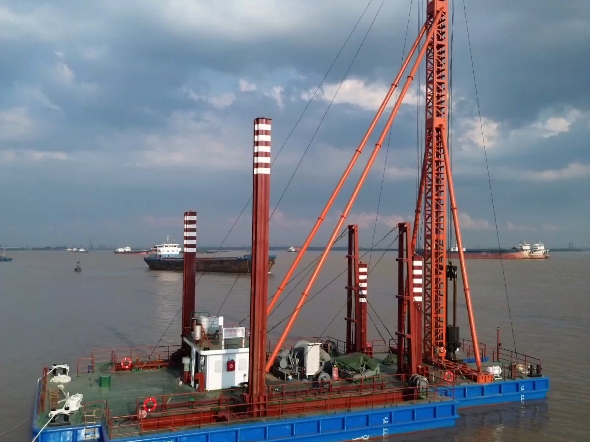 靖起制造海上打桩机