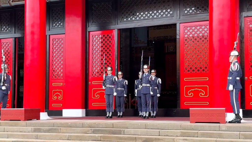 [图]中国台北圆山“忠烈祠”礼仪队交接全过程，不要门票免费参观。