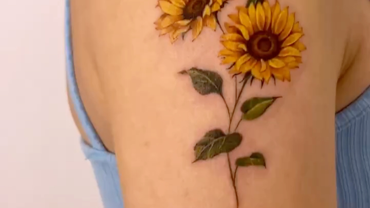 北京纹身/女生手臂向日葵纹身