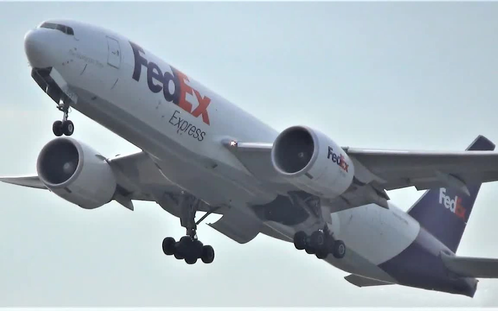 联邦快递 -波音777f (n859fd)从 大阪 -关西机场 06r跑道起飞_哔哩