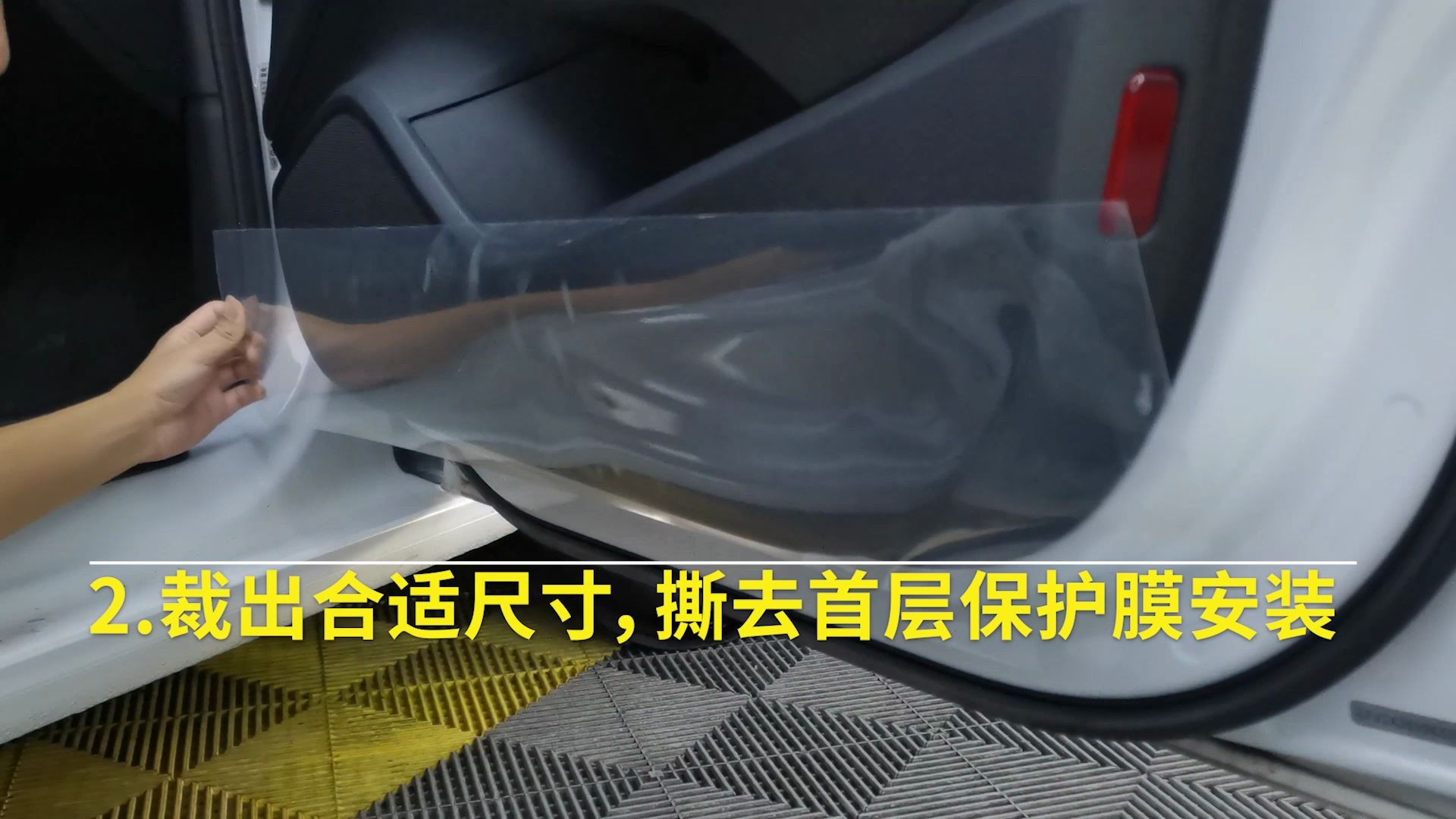 在中药中,犀牛皮被用于治疗许多疾病和症状,包括炎症,感染,痢疾,痛经