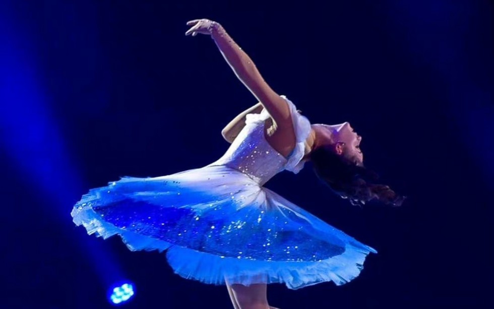 【花滑】【燕式】迎风飞翔