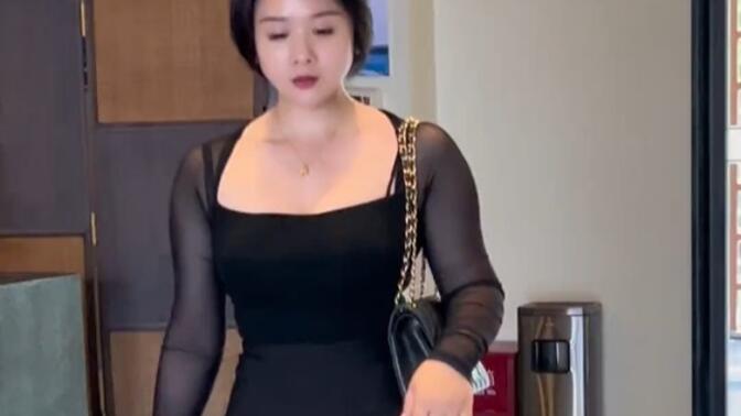 黑丝大长腿阿姨