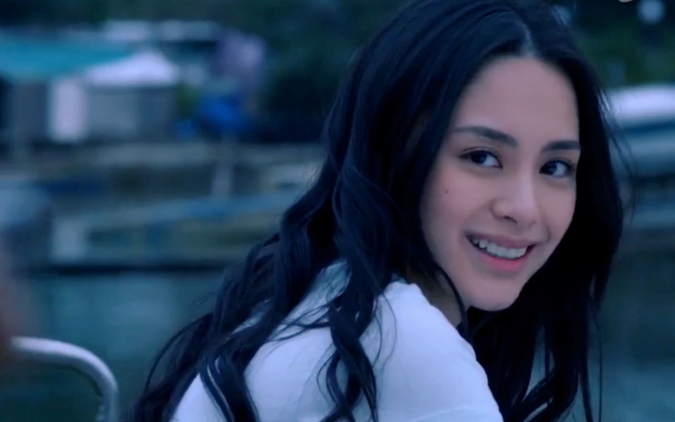 【钟欣潼|阿娇】灵动清冷,红美人娇