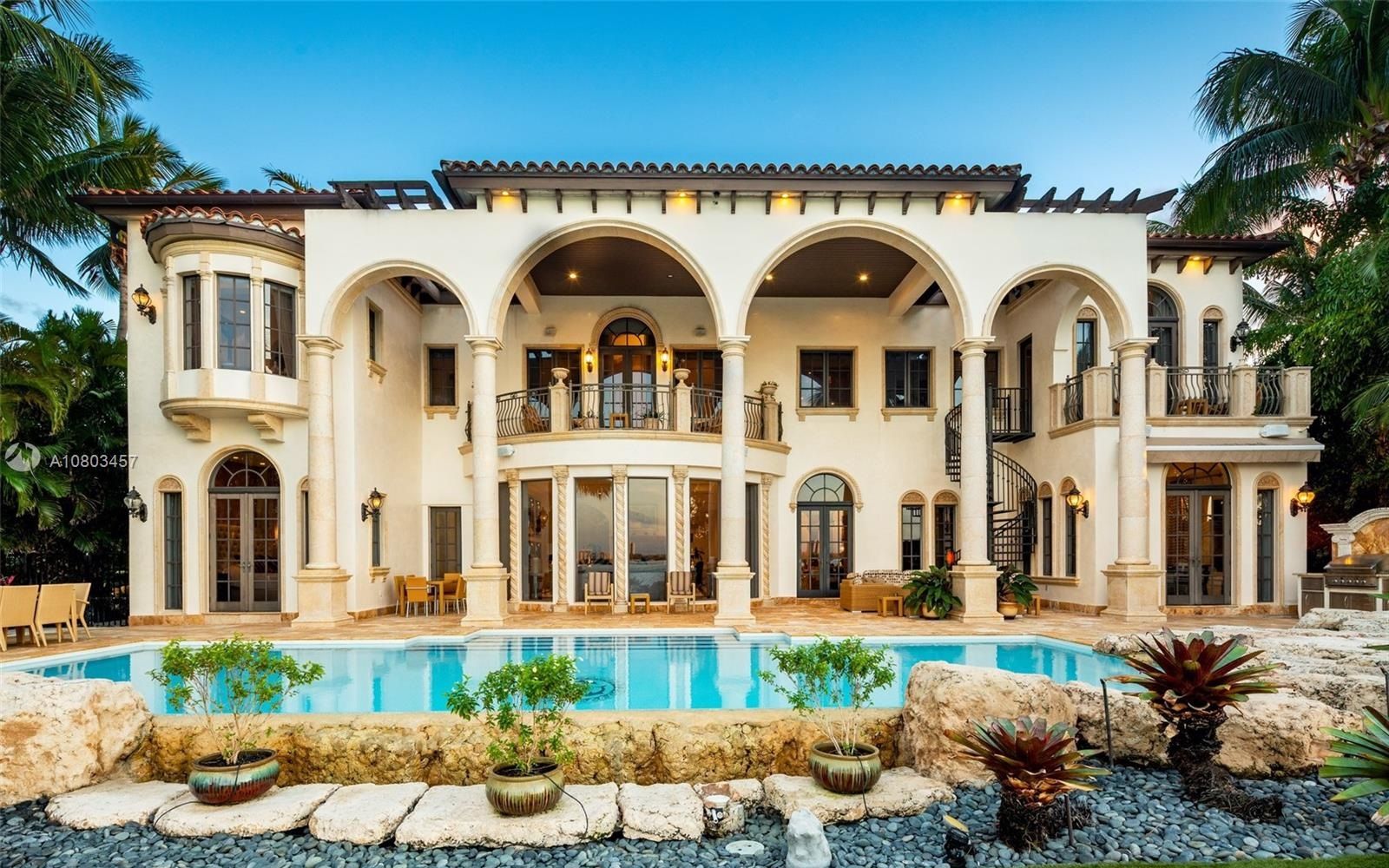 在佛罗里达州balharbour的一座令人惊叹的海滨豪宅268balbaydrbal