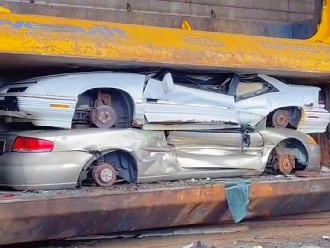 报废汽车压扁机压力强一次就可压扁