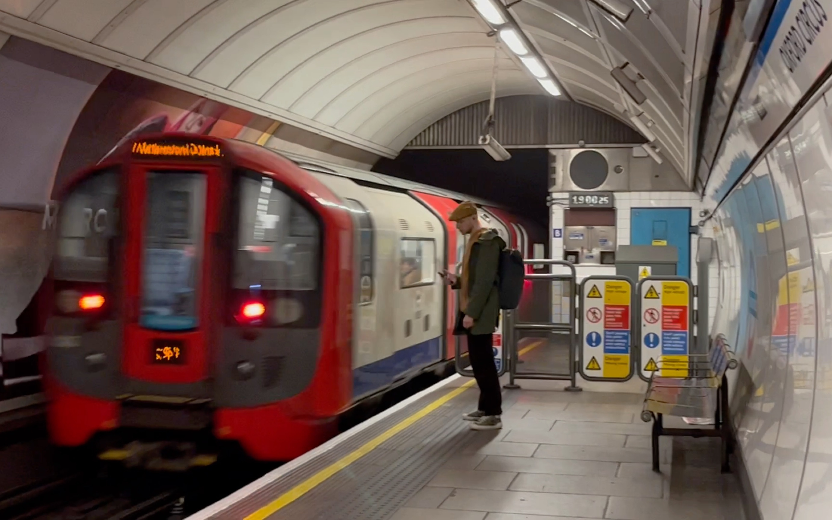 【伦敦地铁】维多利亚线 victoria line 出oxford circus站